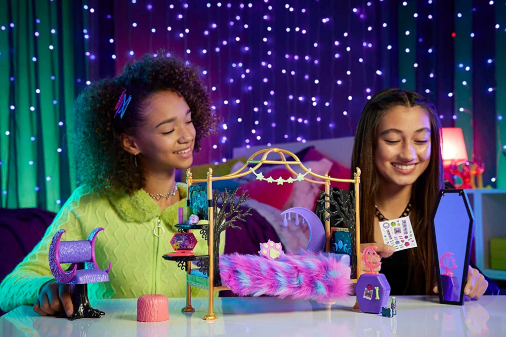 Monster High Generation 3 Clawdeen Wolf Bedroom