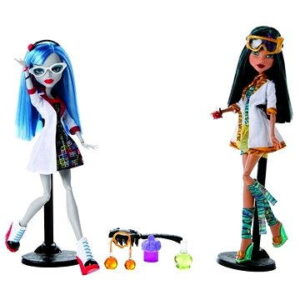 Monster high Cleo and ghoulia classroom mad science outlets 2 pack