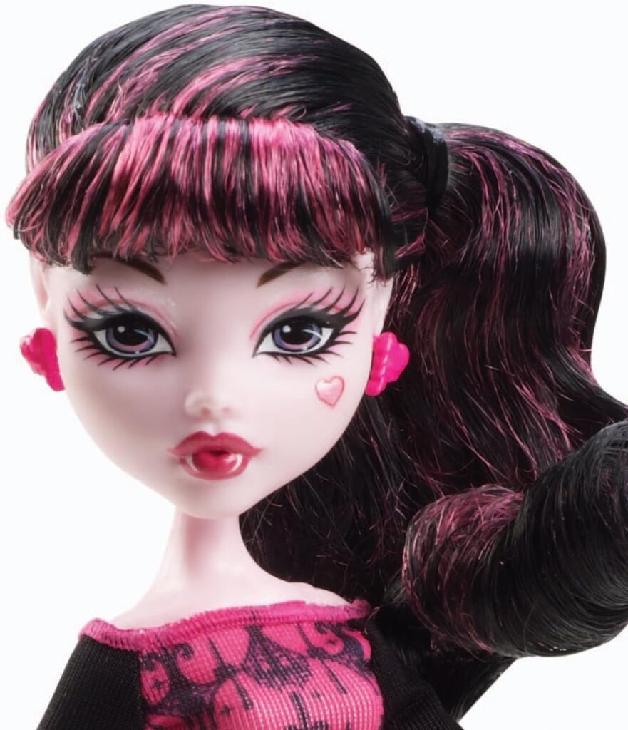 Monster High Generation 1 Scaris City of Frights Draculaura